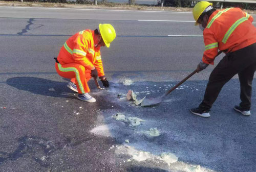 峪泉镇公路下沉注浆加固